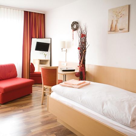 Hotel Gasthof Pension Riebel Etzenricht Eksteriør billede